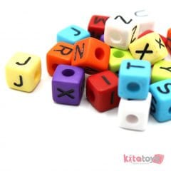 Renkli Harf Boncuk 1000 Adet (Ahşap Kare Zar Küp Takı Boncuğu)