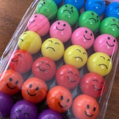 Emojili Yumurtlayan BOYA Kalemi 4'Lü (Öğrenci Karne Hediyesi Oyuncak) Gülen Yüzlü